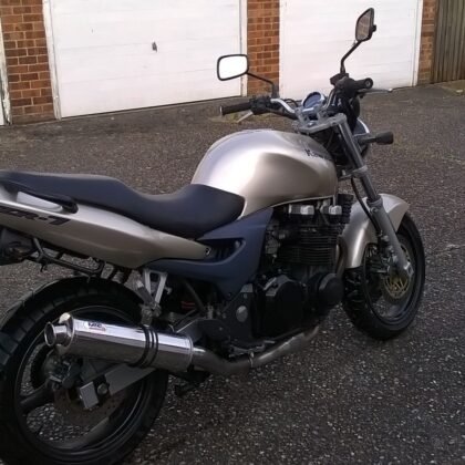 Kawasaki-ZR750-Motorbike-exhaust-by-Max-Torque-Cans-Leigh-on-Sea