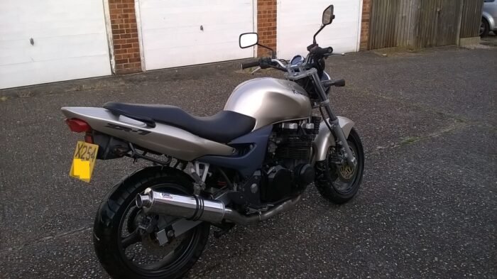 Kawasaki-ZR750-Motorbike-exhaust-by-Max-Torque-Cans-Leigh-on-Sea